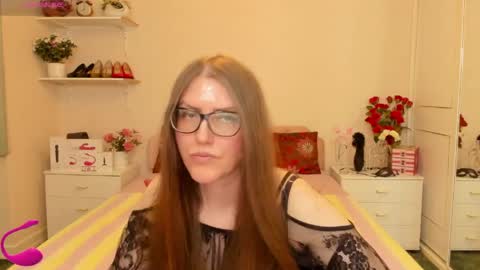 Snapshot of honeywinexs chatting on May 31, 2026, 1:29 pm honeywinexs online show from May 31, 2026, 1:29 pm