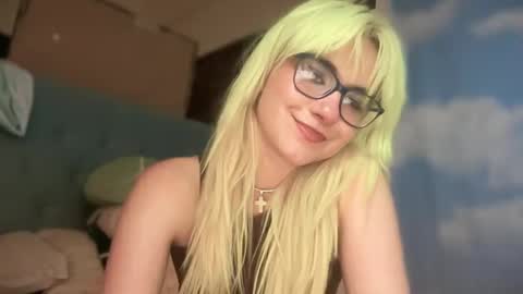 Emi Rose online show from October 1, 2025, 6:08 am