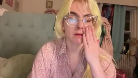 Emi Rose online show from March 16, 2026, 5:44 am