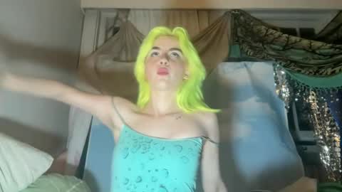 Snapshot of honeyxlimbed chatting on June 12, 2026, 4:00 am Emi Rose online show from June 12, 2026, 4:00 am