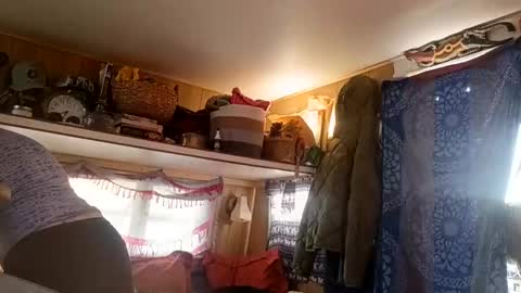 hoodoou online show from March 12, 2026, 12:28 am