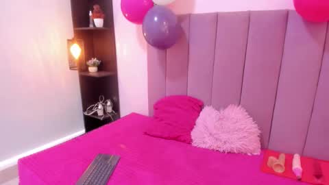 holly online show from November 6, 2025, 8:43 pm