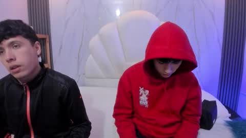 hoot_booys_ online show from January 14, 2026, 8:47 pm