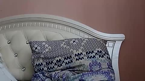 hootloove69 online show from December 14, 2024, 8:34 am