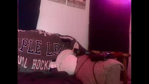 hopps28 online show from February 3, 2025, 2:36 am