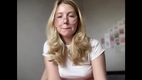 Audrey online show from September 29, 2025, 2:49 am