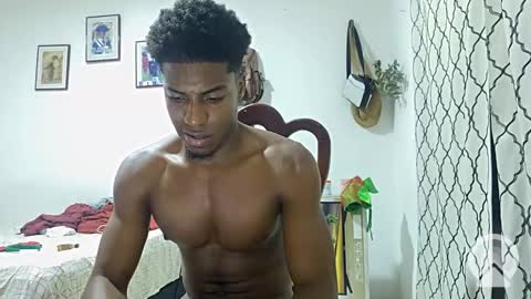 Snapshot of horneyguy2399 chatting on December 28, 2024, 7:00 am sugarbaby online show from December 28, 2024, 7:00 am
