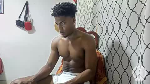 Snapshot of horneyguy2399 chatting on March 2, 2025, 5:25 pm sugarbaby online show from March 2, 2025, 5:25 pm