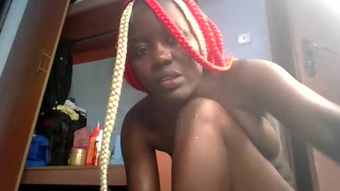 Snapshot of horny_lunah chatting on April 19, 2026, 6:10 pm horny_lunah online show from April 19, 2026, 6:10 pm