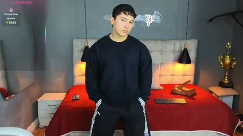 horny_nick18 online show from October 9, 2025, 10:35 am