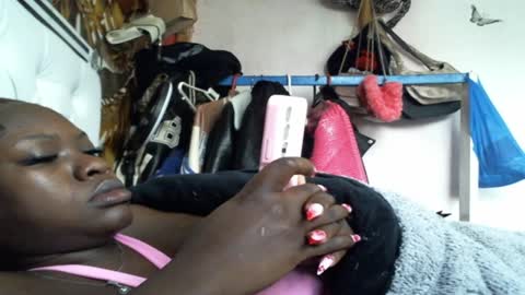 Snapshot of horny_sparks chatting on July 19, 2026, 2:32 pm Horny Sparks online show from July 19, 2026, 2:32 pm