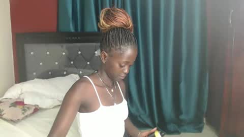 Snapshot of hornybella4 chatting on December 30, 2024, 4:19 pm Bella online show from December 30, 2024, 4:19 pm