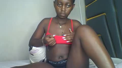 Bella online show from December 14, 2025, 4:40 am