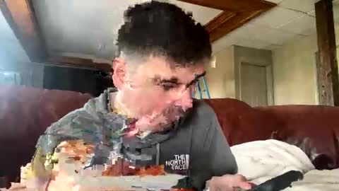 Justin 7 inches online show from November 16, 2025, 8:25 pm