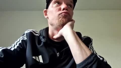 hornycologne4200 online show from March 22, 2026, 2:53 pm