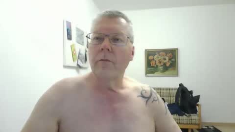 Snapshot of hornydick874303 chatting on May 16, 2026, 8:18 pm Meikelmeier online show from May 16, 2026, 8:18 pm