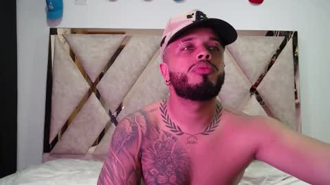 hornygirl_20000 online show from November 1, 2025, 11:29 pm