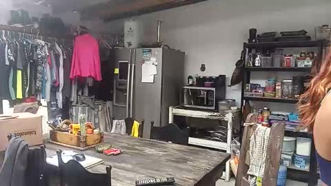 Nix  D online show from October 25, 2025, 11:40 am