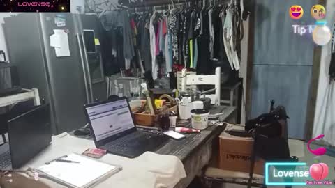 Nix  D online show from October 26, 2025, 6:14 pm