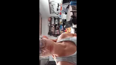 Nix  D online show from November 5, 2025, 5:40 am