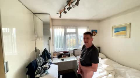 Hornylondon online show from October 27, 2025, 7:12 am