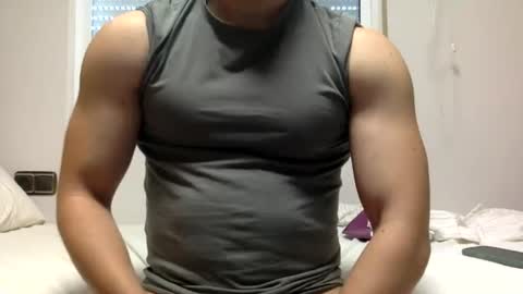 hornyspaniard93 online show from July 12, 2026, 1:46 pm
