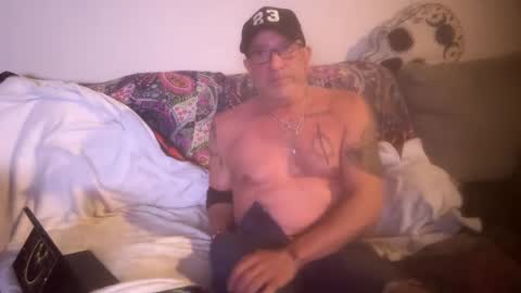 hoss43040 online show from September 18, 2025, 1:51 am