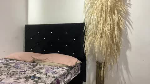 hot2gether69 online show from April 15, 2026, 2:51 am