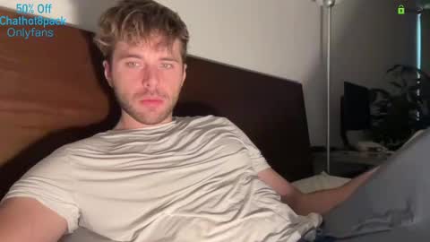 Edward aka Wolf online show from November 19, 2025, 9:15 pm