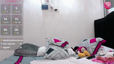 Snapshot of hot_beauty__ chatting on May 26, 2026, 8:43 am VALENTINA online show from May 26, 2026, 8:43 am