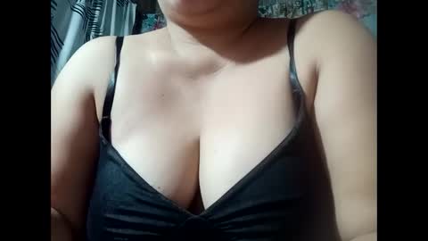 Snapshot of hot_boobs21 chatting on October 24, 2025, 12:01 pm hot_boobs21 online show from October 24, 2025, 12:01 pm