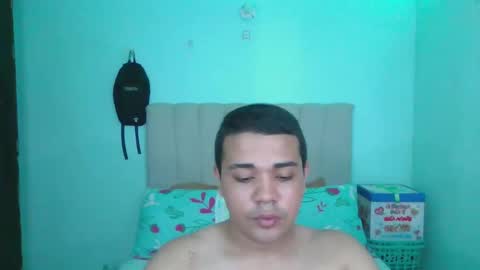 hot_boyy11 online show from November 10, 2025, 3:27 am