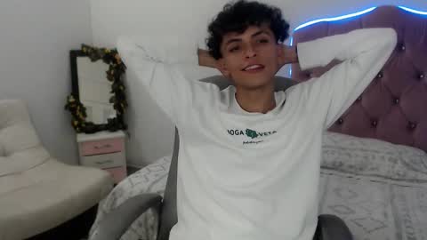 Salomon online show from December 4, 2025, 5:32 pm