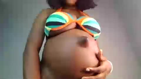 Snapshot of hot_choccoolate chatting on August 3, 2026, 9:18 pm Zarah online show from August 3, 2026, 9:18 pm