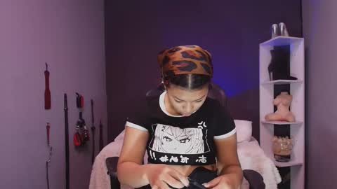 hot chocolate 4u online show from November 19, 2025, 12:16 pm