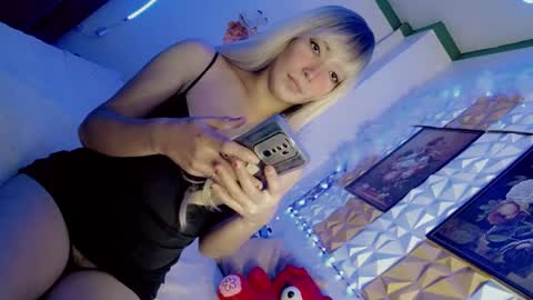 its me CLAUDIA online show from February 28, 2025, 3:04 am