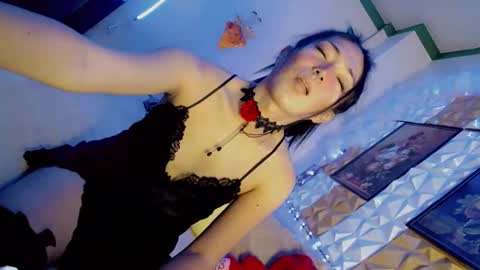 its me CLAUDIA online show from March 6, 2025, 8:19 am