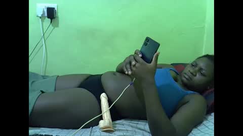 hot_girlly online show from November 27, 2025, 5:48 pm