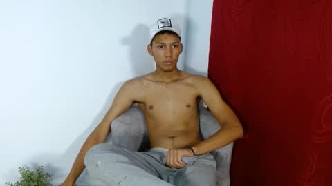hot_kratoxxx online show from September 20, 2025, 7:48 pm