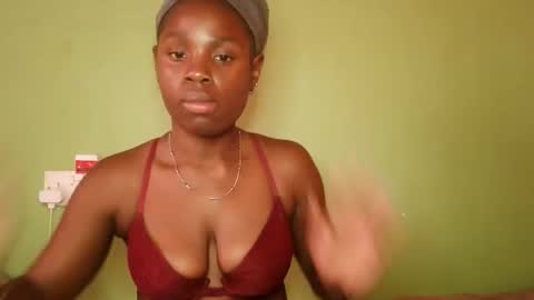 Snapshot of hot_latifah chatting on November 4, 2025, 12:26 pm hot_latifah online show from November 4, 2025, 12:26 pm