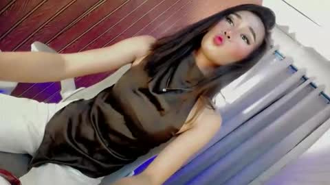 Snapshot of hot_laura69 chatting on May 8, 2026, 8:36 pm just call me laura online show from May 8, 2026, 8:36 pm