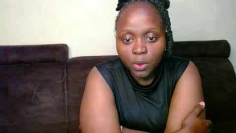 Linah online show from December 3, 2025, 6:39 pm