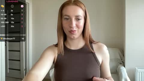 Lina online show from October 3, 2025, 1:19 pm