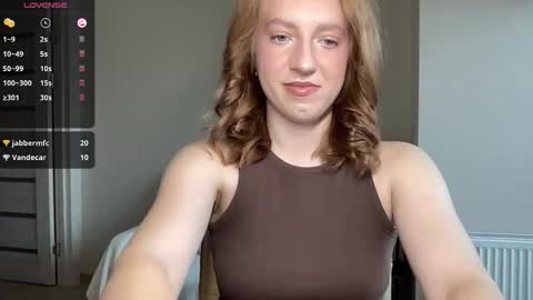 Lina online show from October 25, 2025, 12:13 pm