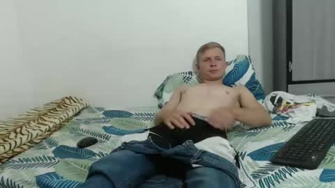 angel online show from March 11, 2025, 1:26 am
