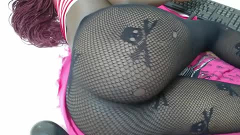 Snapshot of hot_marrie chatting on December 17, 2024, 10:44 am Marrie online show from December 17, 2024, 10:44 am