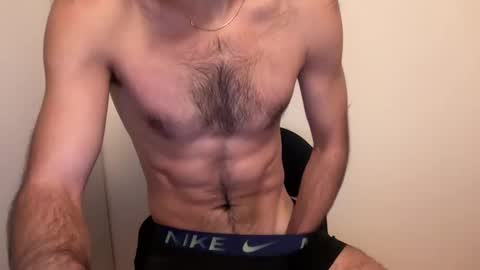 hot_men_athlete online show from January 6, 2026, 9:02 am