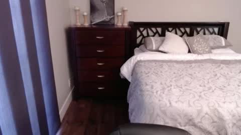 Rose Redwood online show from February 2, 2026, 11:25 pm