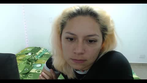 Mia online show from January 31, 2025, 11:56 pm