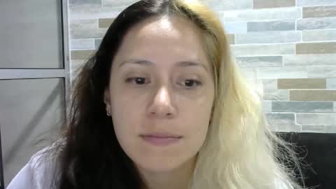 Mia online show from September 12, 2025, 12:22 am